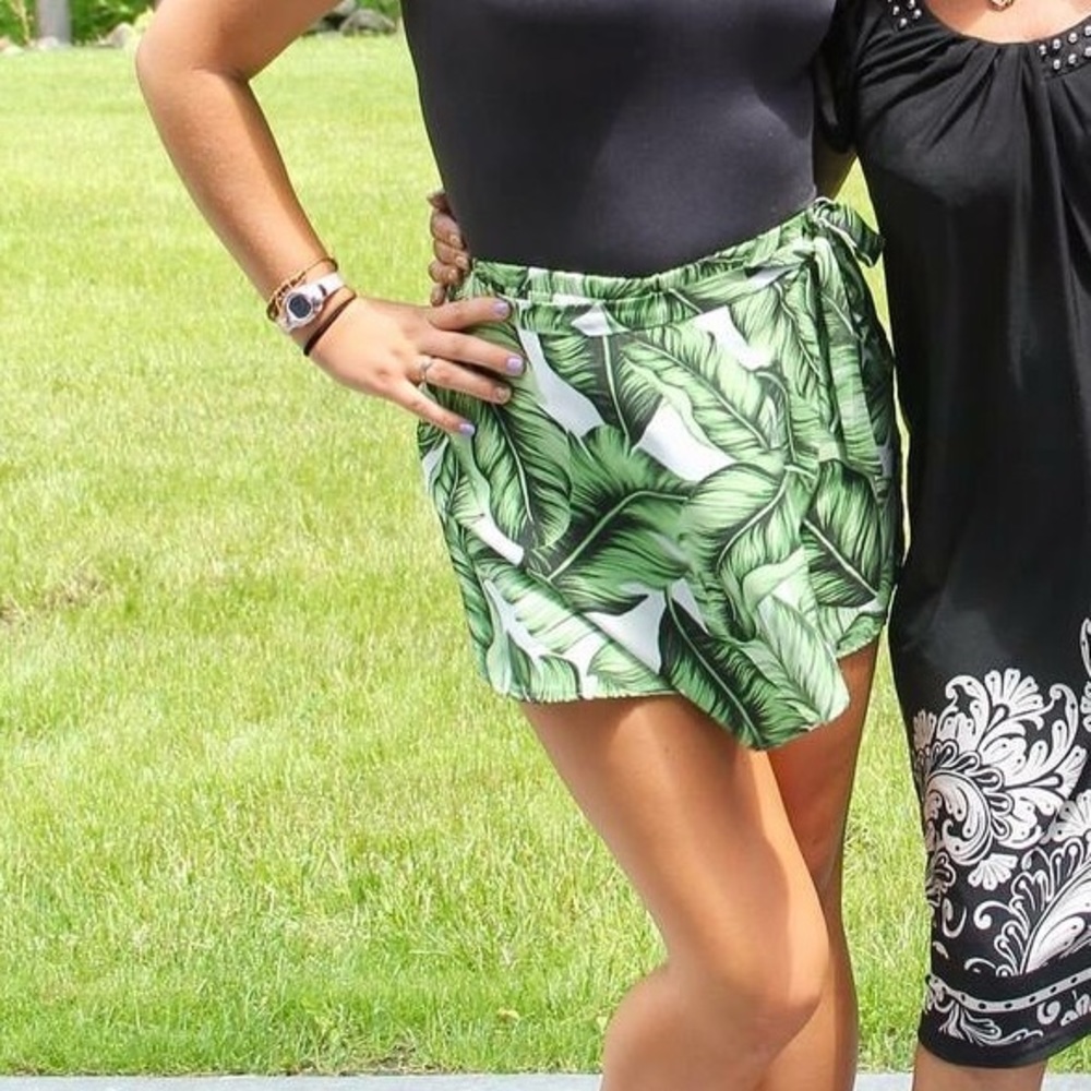 Show me your Mumu Palm Skort